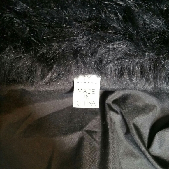 Black Faux Fur Cropped Jacket Junior's Size 1X - Picture 6 of 8
